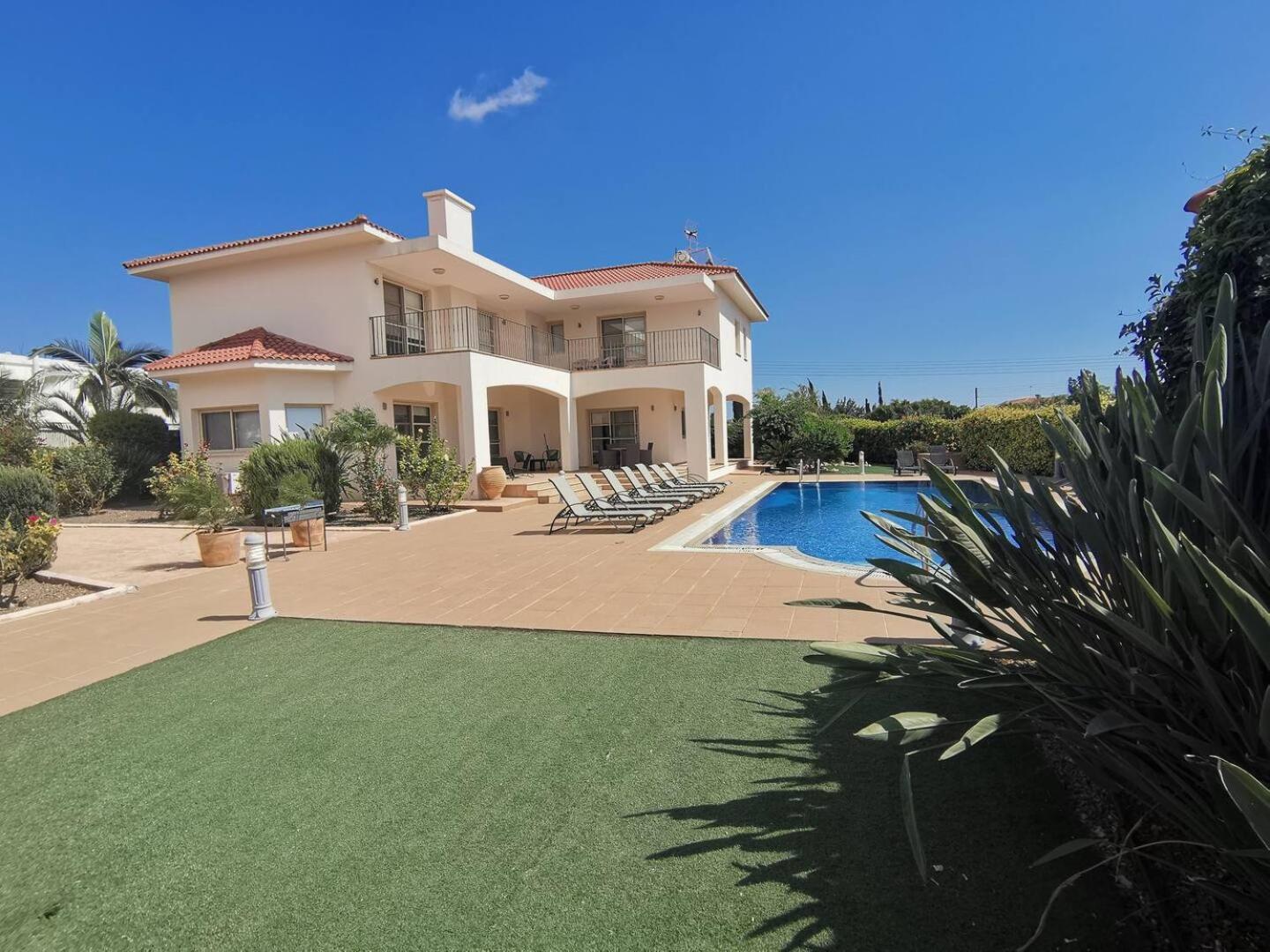 Orchard Blossom Private With Pool Villa Phrenaros